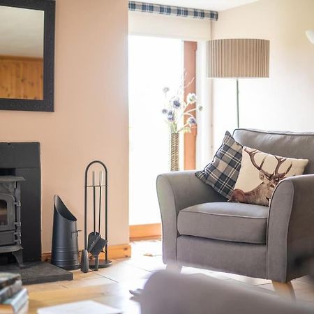 Cosy & Rustic Retreat - Woodland Cottage. Nairn Buitenkant foto