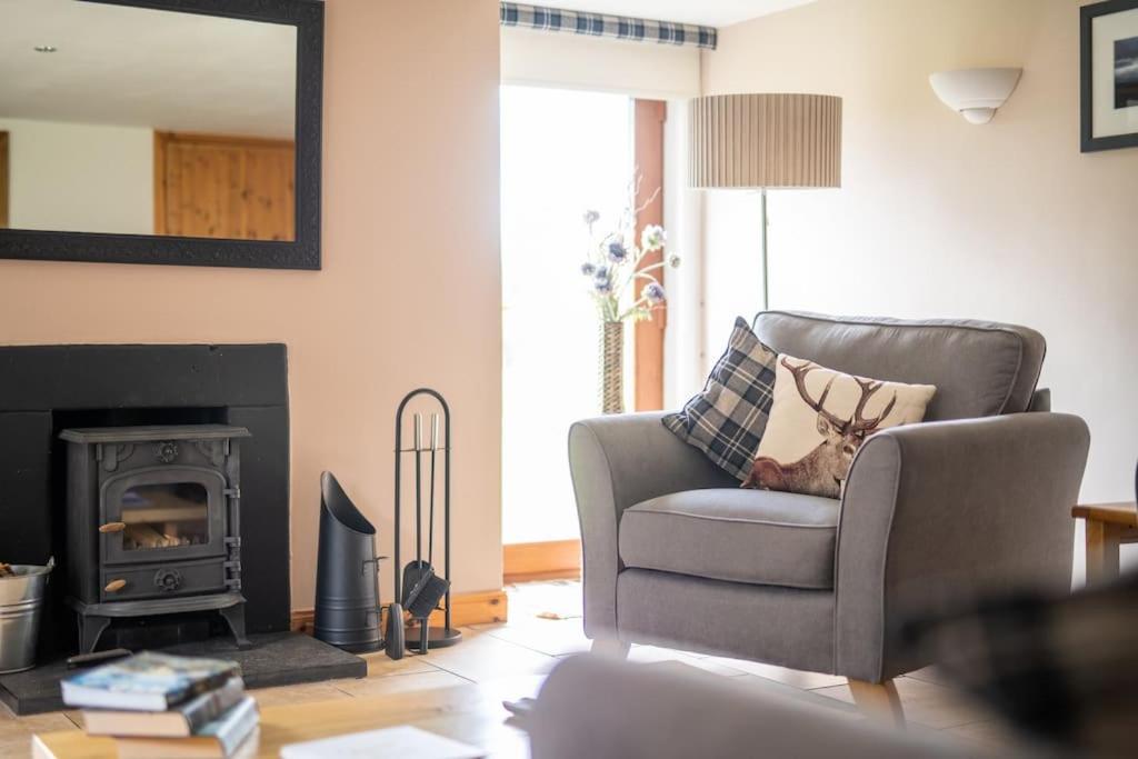 Cosy & Rustic Retreat - Woodland Cottage. Nairn Buitenkant foto