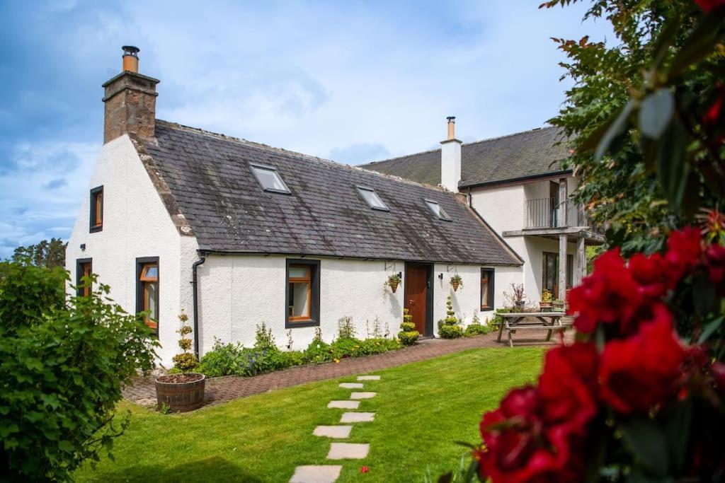 Cosy & Rustic Retreat - Woodland Cottage. Nairn Buitenkant foto