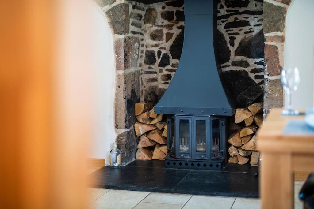 Cosy & Rustic Retreat - Woodland Cottage. Nairn Buitenkant foto